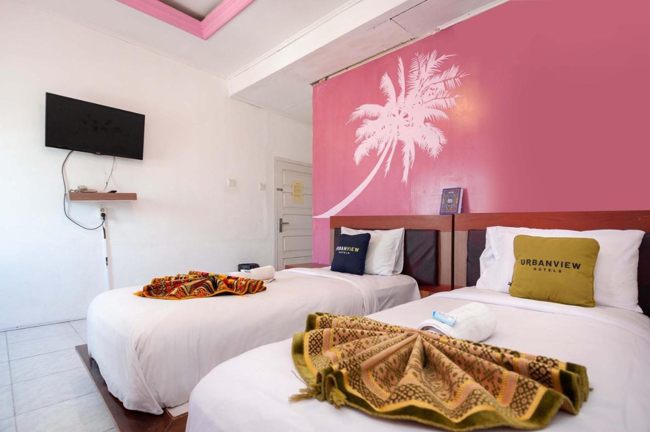 Urbanview Hotel Ananda Syariah By Reddoorz Букиттинги Экстерьер фото