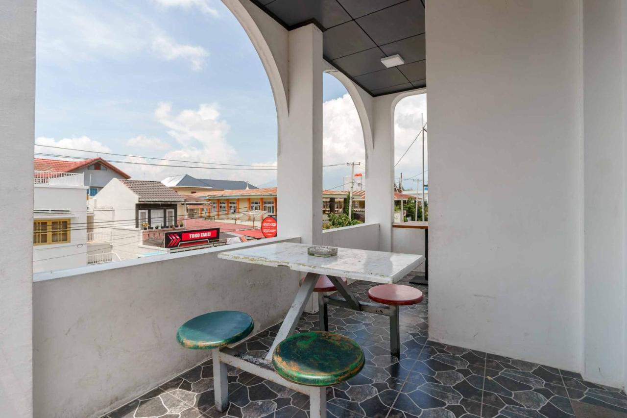 Urbanview Hotel Ananda Syariah By Reddoorz Букиттинги Экстерьер фото