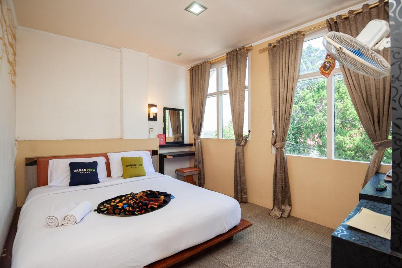 Urbanview Hotel Ananda Syariah By Reddoorz Букиттинги Экстерьер фото