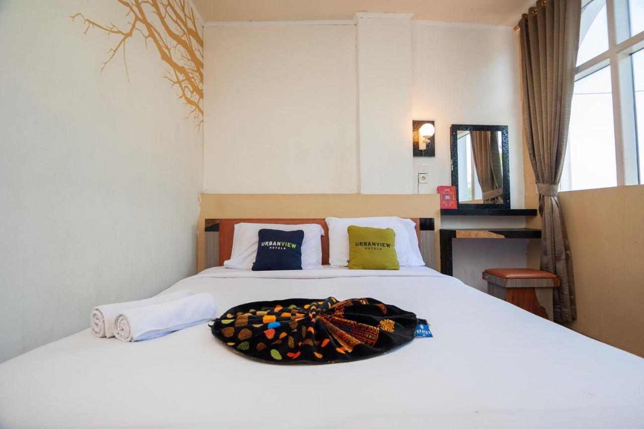 Urbanview Hotel Ananda Syariah By Reddoorz Букиттинги Экстерьер фото