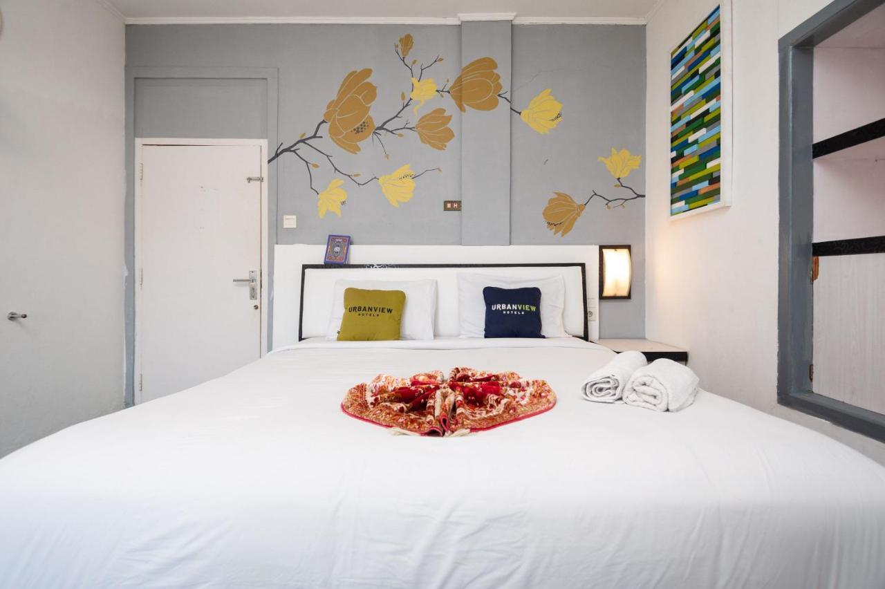 Urbanview Hotel Ananda Syariah By Reddoorz Букиттинги Экстерьер фото